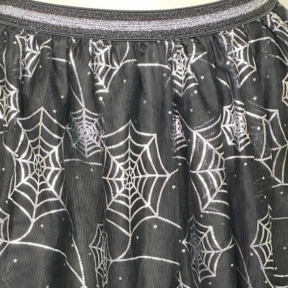 Cobweb Metallic Mesh Halloween Skirt Black Silver Girls L 10-12 - Picture 3 of 8